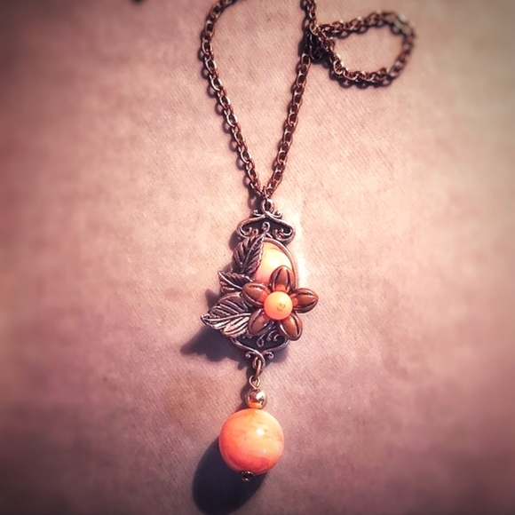 unknown Jewelry - Vintage 1960/70's moulded plastic pendant with chain